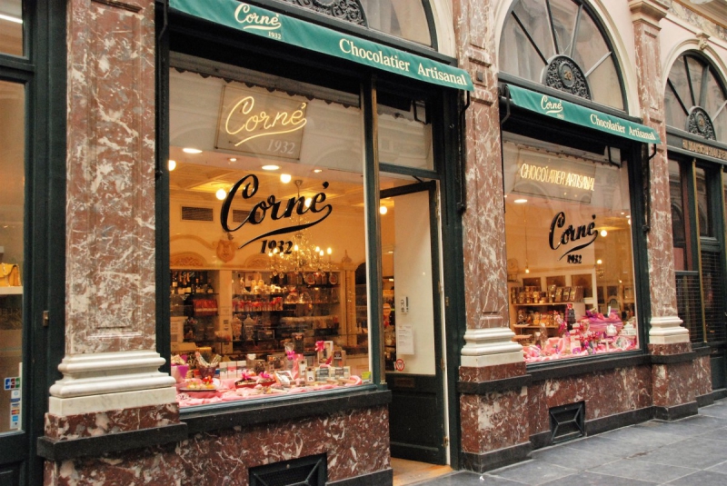 chocolaterie-LES FERRES-min_chocolate_chocolaterie_shop_luxury_chic_gallery_brussels_belgium-558146